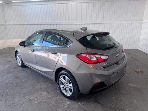 Used 2018 Chevrolet Cruze LT w/ Convenience Package FWD image 7
