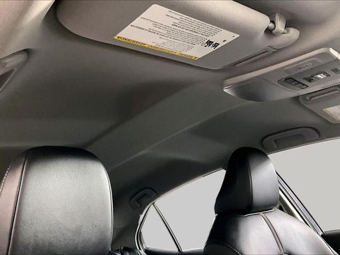 Used 2024 Toyota Camry XLE FWD image 13