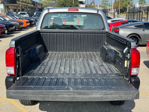 Used 2016 Toyota Tacoma 2WD Access Cab image 11