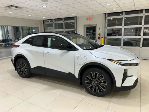 New 2026 Toyota C-HR AWD/4WD image 1