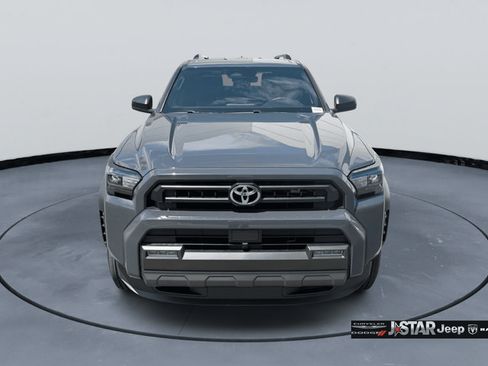 Used 2025 Toyota 4Runner SR5 AWD/4WD image 2
