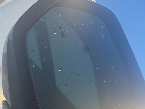 Used 2017 Cadillac XT5 Luxury w/ Driver Awareness Package image 9