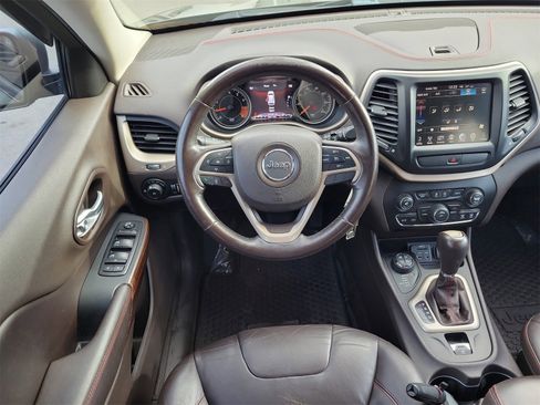 Used 2015 Jeep Cherokee Trailhawk w/ Trailer Tow Group image 11