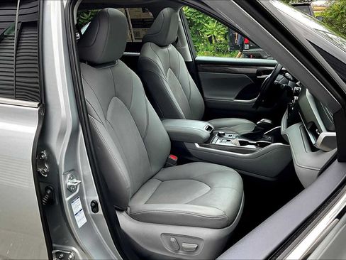 Used 2020 Toyota Highlander Limited AWD/4WD image 8