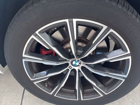 Used 2021 BMW X5 M50i w/ Executive Package image 6