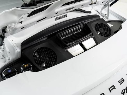 Certified 2018 Porsche 911 Carrera RWD image 27