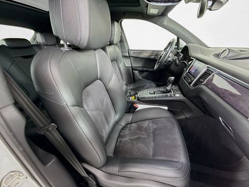 Certified 2018 Porsche Macan Sport Edition AWD/4WD image 29