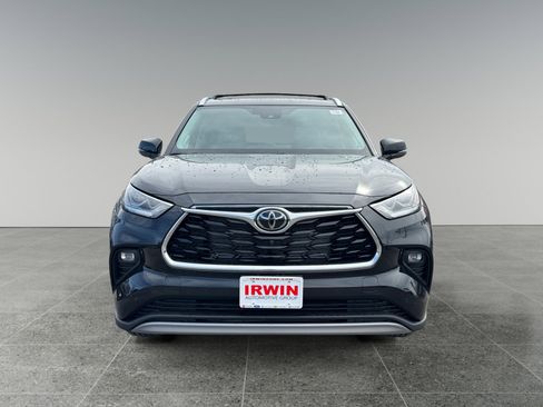 New 2026 Toyota Highlander Platinum AWD/4WD image 8