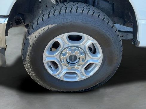 Used 2025 Ford F250 XLT image 9
