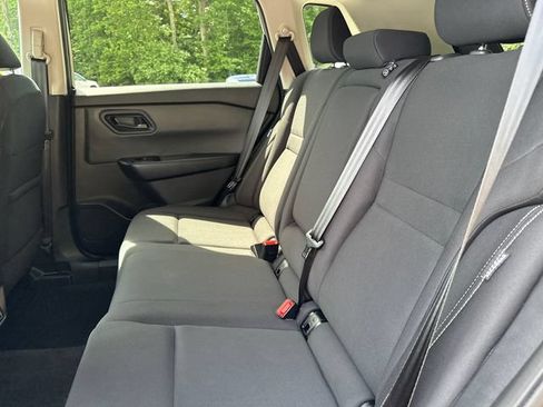Used 2024 Nissan Rogue S AWD/4WD image 17