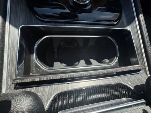 Used 2024 Jeep Wagoneer L Series II w/ Flexible Seating Group image 15