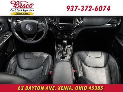 Used 2019 Jeep Cherokee Trailhawk image 8