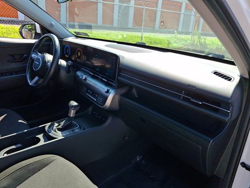 Used 2024 Hyundai Kona SEL FWD image 11