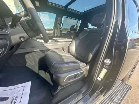 Used 2026 Jeep Grand Wagoneer Limited AWD/4WD image 13