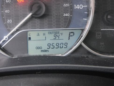 Used 2016 Toyota Corolla LE FWD image 11