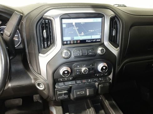 Used 2021 GMC Sierra 2500 SLT w/ SLT Preferred Package AWD/4WD image 19