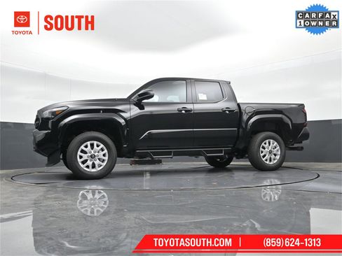 Used 2025 Toyota Tacoma SR w/ SR Upgrade Package image 43