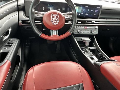 Used 2025 Hyundai Tucson SE image 8