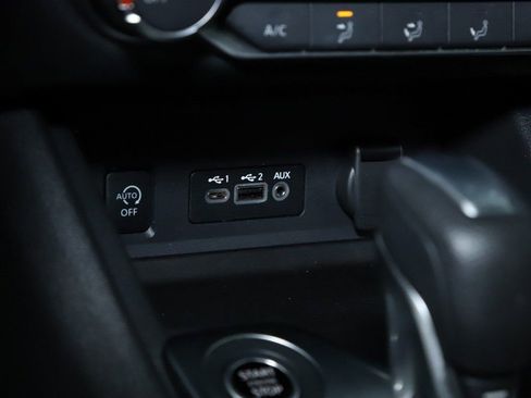 Certified 2025 Nissan Sentra SV image 27