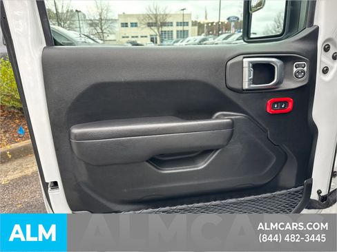 Used 2022 Jeep Gladiator Willys image 11