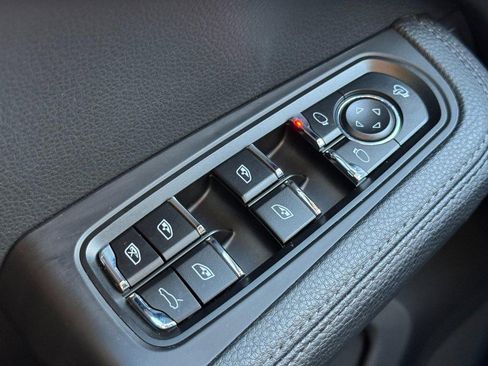 Used 2023 Porsche Macan S image 23