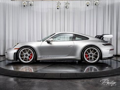 Used 2026 Porsche 911 GT3 w/ Chrono Package RWD image 4