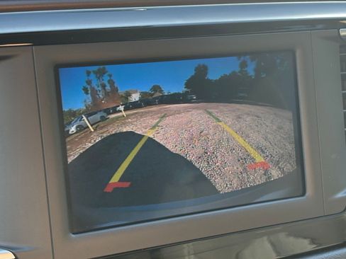 Used 2023 Chrysler Voyager LX image 17