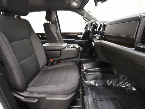 Used 2024 GMC Sierra 3500 SLE w/ SLE Convenience Package image 17