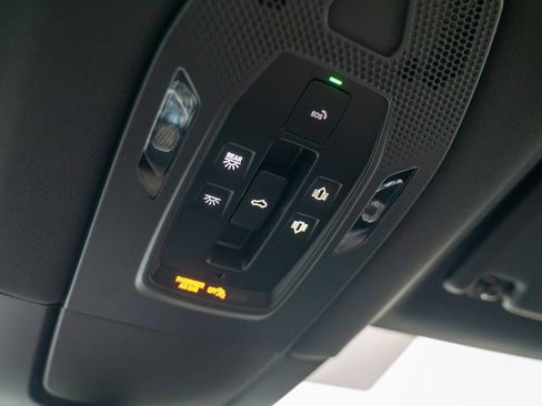 New 2025 Porsche Macan 4S Electric image 20