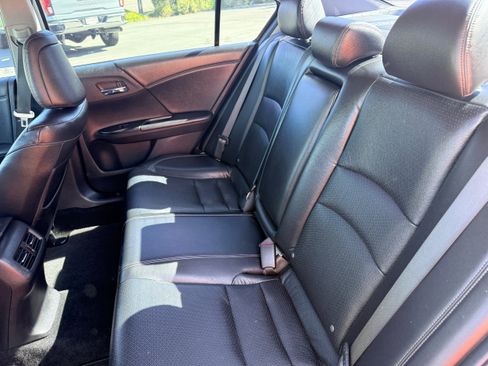 Used 2015 Honda Accord Touring image 11