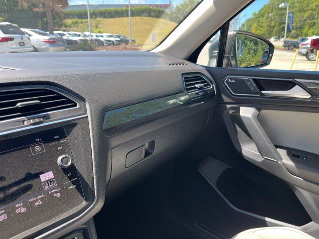 Used 2018 Volkswagen Tiguan SEL Premium FWD image 30