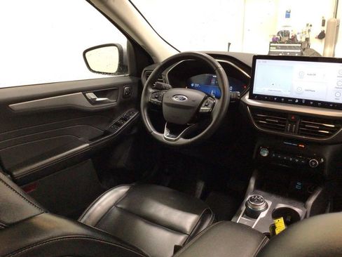 Used 2023 Ford Escape Platinum AWD/4WD image 16