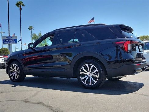 Used 2025 Ford Explorer ST-Line image 2