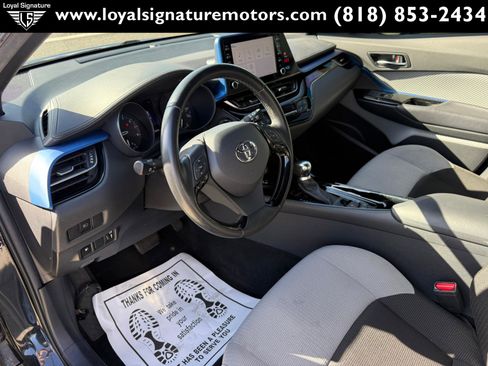 Used 2019 Toyota C-HR XLE image 16