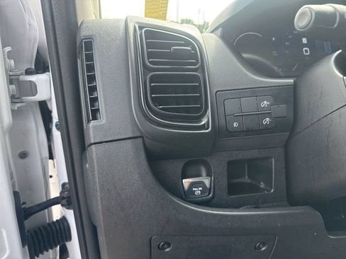 Used 2025 RAM ProMaster 2500 FWD image 12