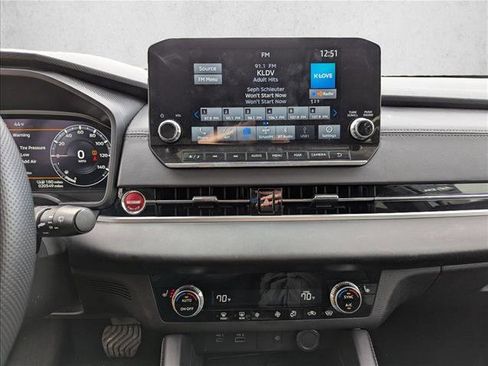 Used 2023 Mitsubishi Outlander SE image 14