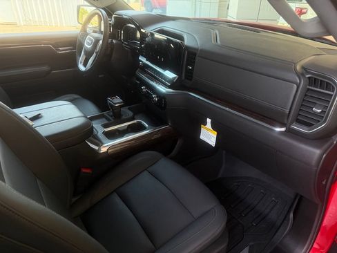 Used 2024 GMC Sierra 1500 Elevation w/ Elevation Premium Package AWD/4WD image 13
