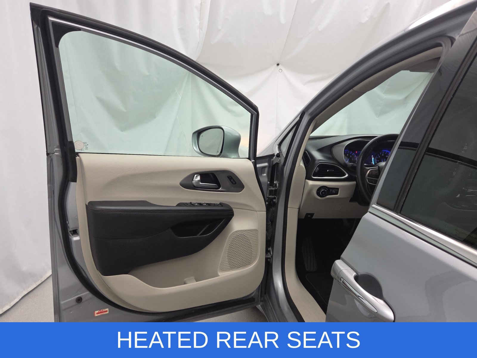 Certified 2020 Chrysler Pacifica Touring-L Plus FWD image 13