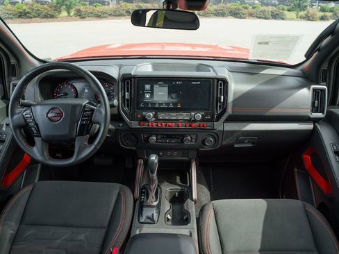 Used 2025 Nissan Frontier Pro-X RWD image 28