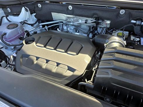 New 2026 Volkswagen Atlas SE image 8