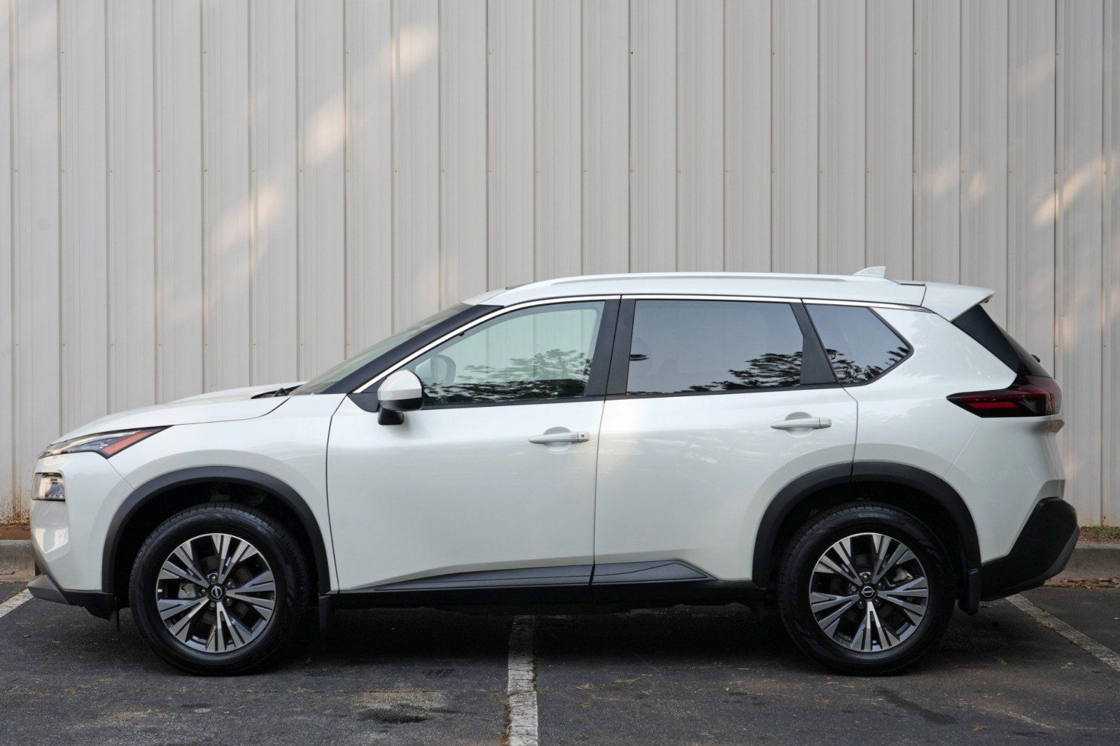 Used 2023 Nissan Rogue SV w/ SV Premium B Package FWD image 43