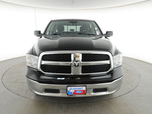 Used 2020 RAM 1500 Classic SLT w/ Luxury Group image 2