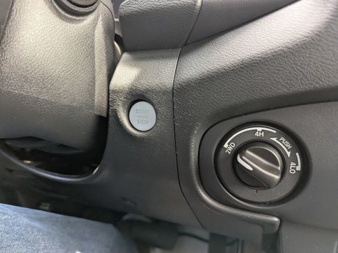 Used 2022 Nissan Frontier PRO-4X w/ Pro-4X Premium Package AWD/4WD image 19