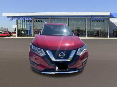Used 2017 Nissan Rogue SV AWD/4WD image 2
