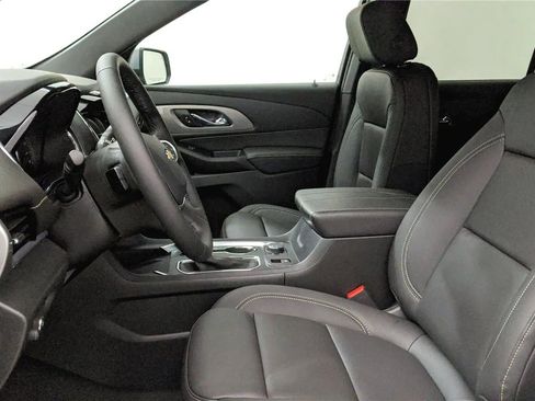 Used 2023 Chevrolet Traverse LT FWD image 17