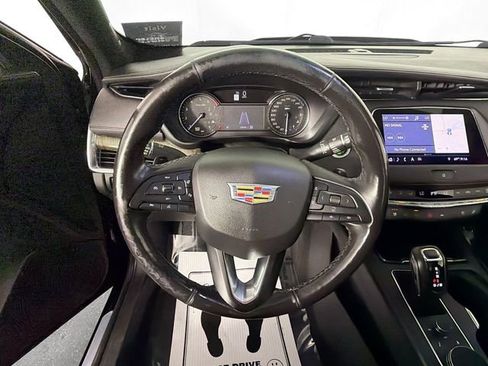 Used 2019 Cadillac XT4 Premium Luxury w/ Enhanced Visibility Package AWD/4WD image 11