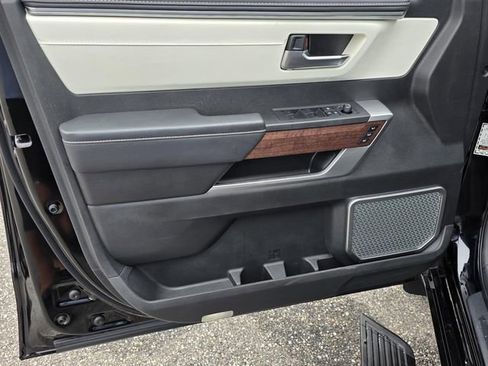 Used 2025 Toyota Sequoia Capstone AWD/4WD image 45