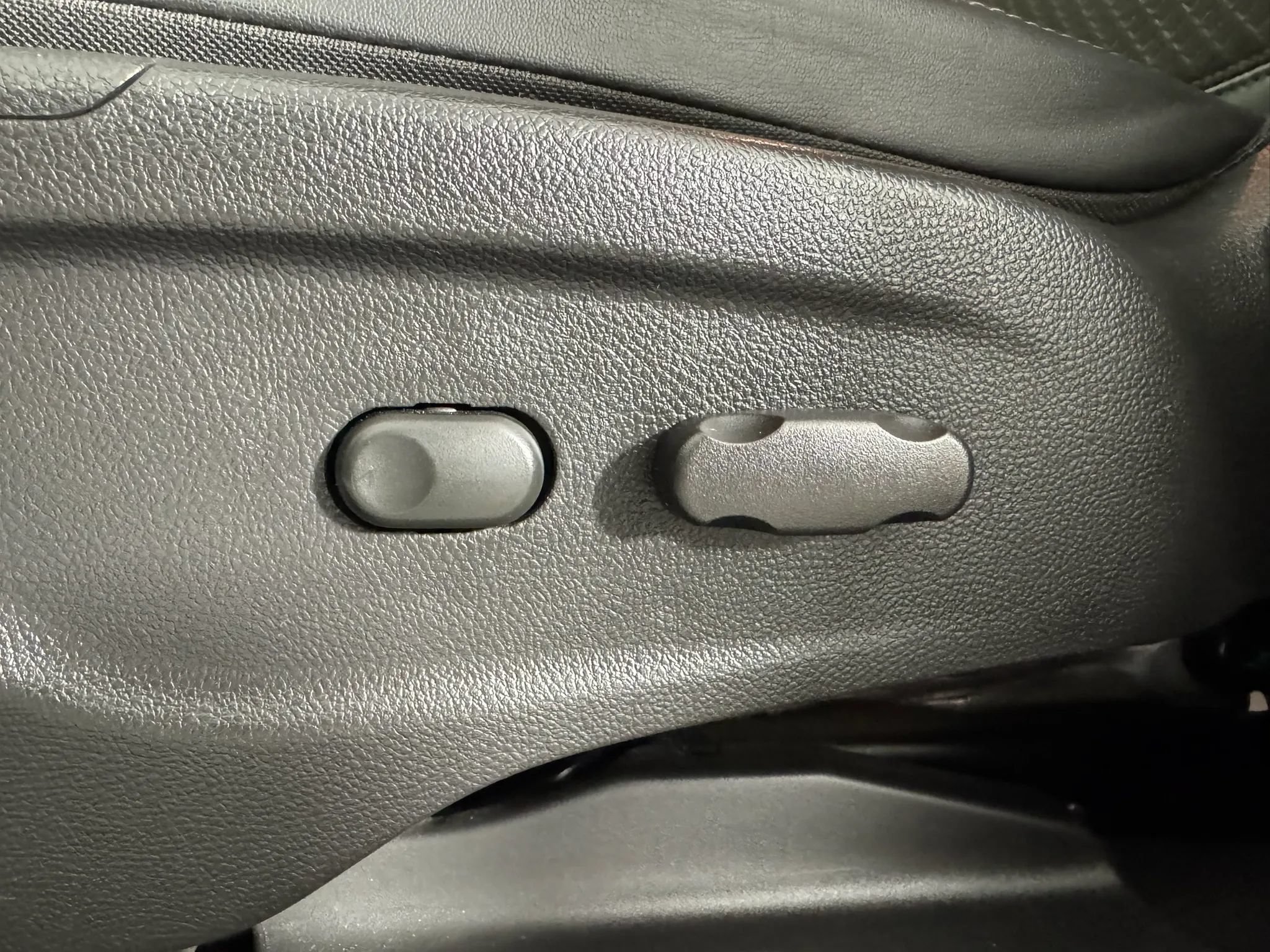 Used 2020 Buick Encore Preferred FWD image 33