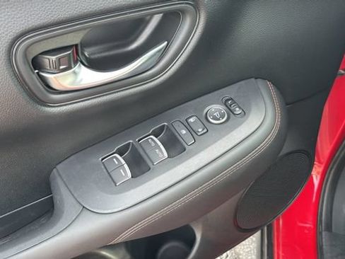 Used 2025 Honda HR-V Sport image 17