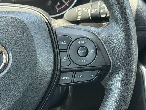 Used 2025 Toyota RAV4 XLE FWD image 15
